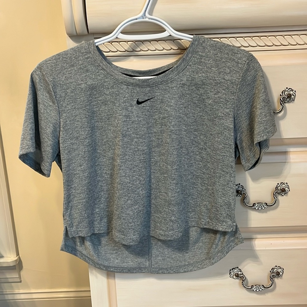 Nike XS workout crop top gray